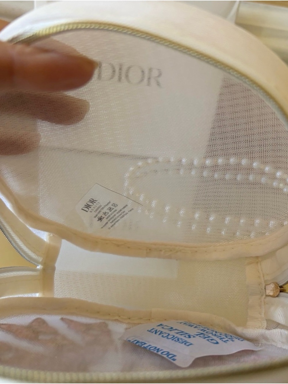 Dior 2026 Spring Limited Edition Butterfly Embroidery Cosmetic
Round Pouch-NIB - Picture 16 of 17